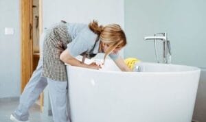 word3| %focuskw%| %page%|%sitename% How to Clean a Bathtub