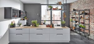 word1| %focuskw%| %page%|%sitename% comparing kitchen brands