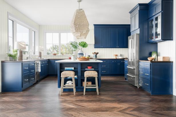 word1 | Elegant Kitchen and Bath | Reasons Not To Buy Cabinets From Kitchen Contractors | Does a Bathroom Remodel Really Worth