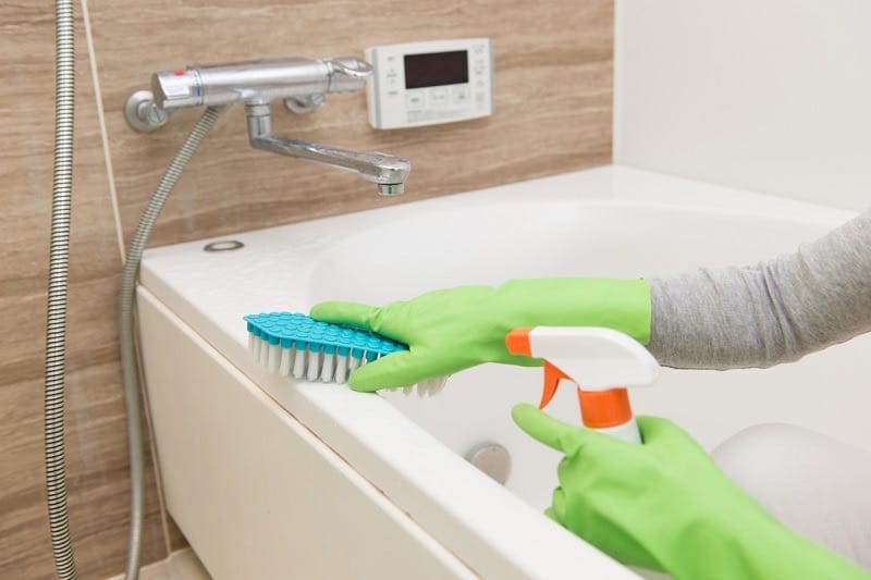 How to Clean a Bathtub